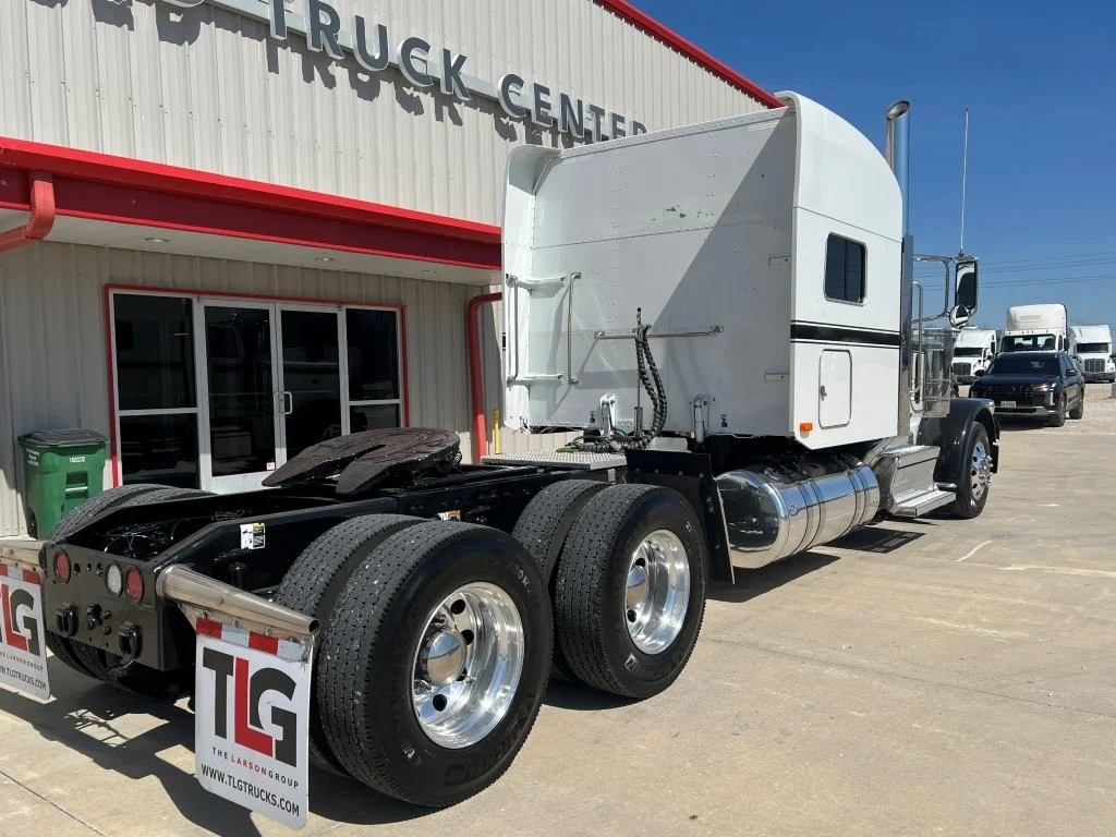 2022 Peterbilt 389 - image 6