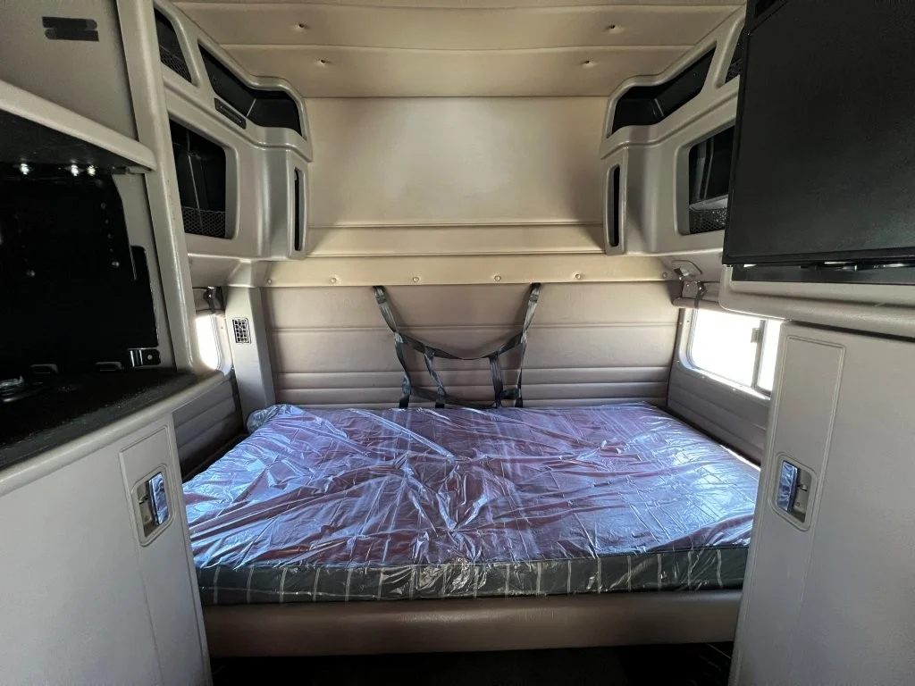 2022 Peterbilt 389 - image 16