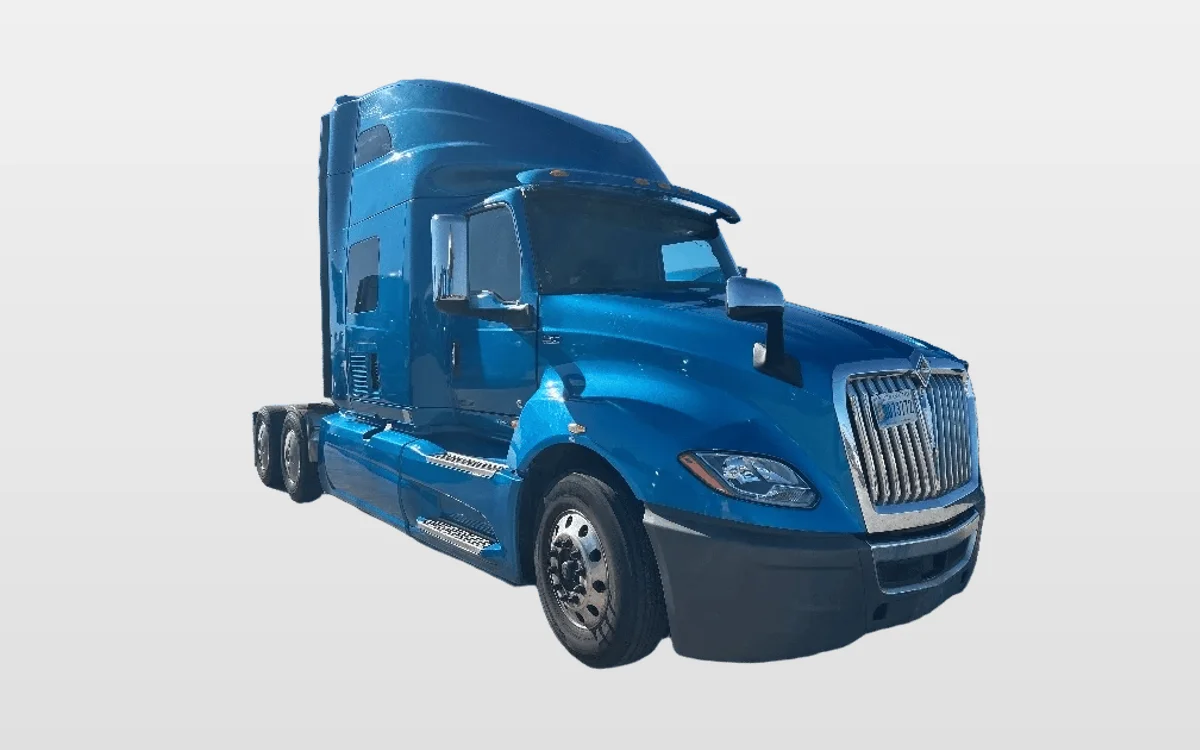 2021 International LT - image 1