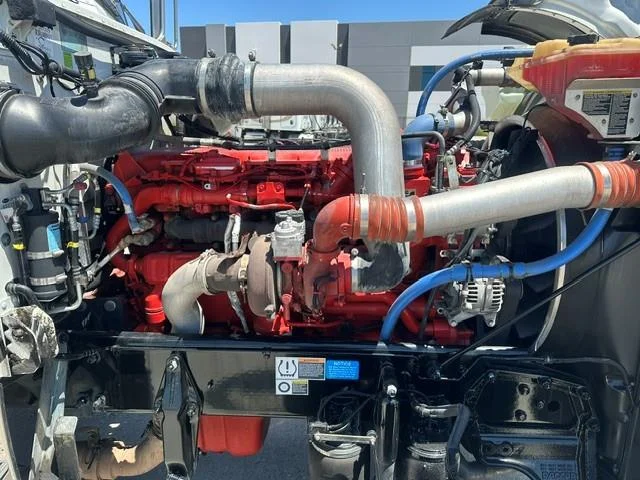 2022 Peterbilt 389 — photo 2