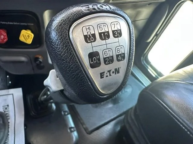 2022 Peterbilt 389 — photo 19
