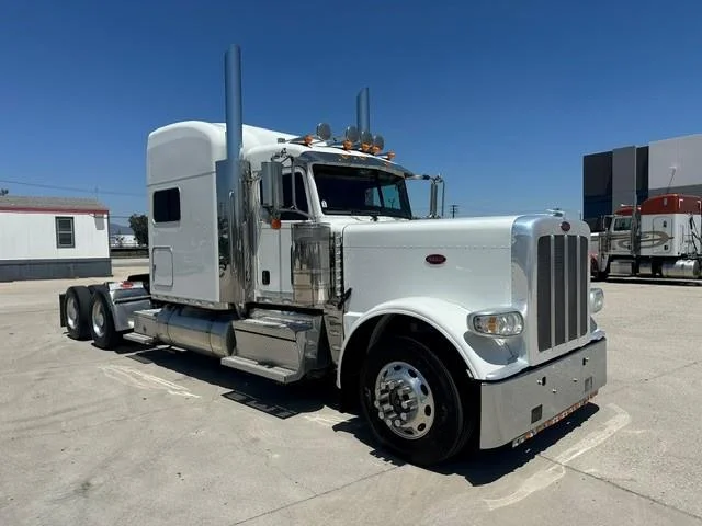 2022 Peterbilt 389 — photo 8