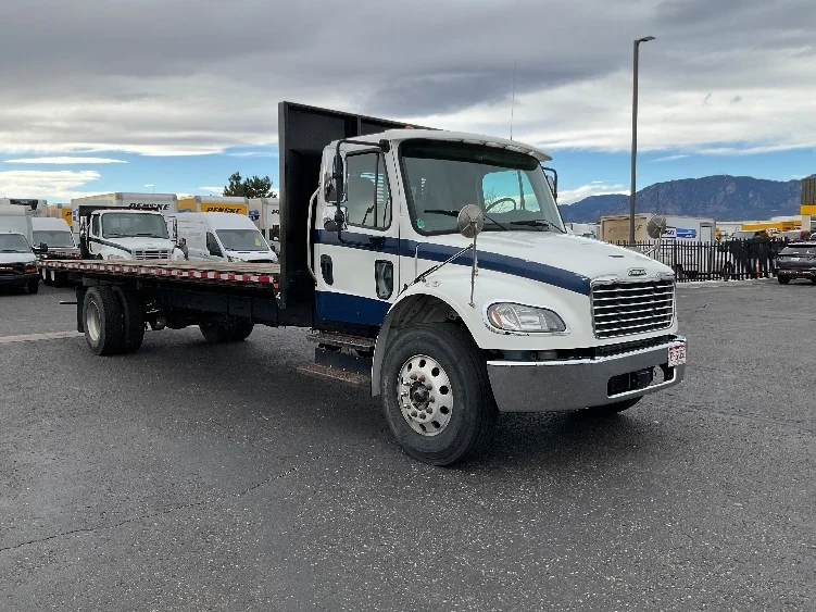 2020 Freightliner M2 106 in Denver, CO — photo 3