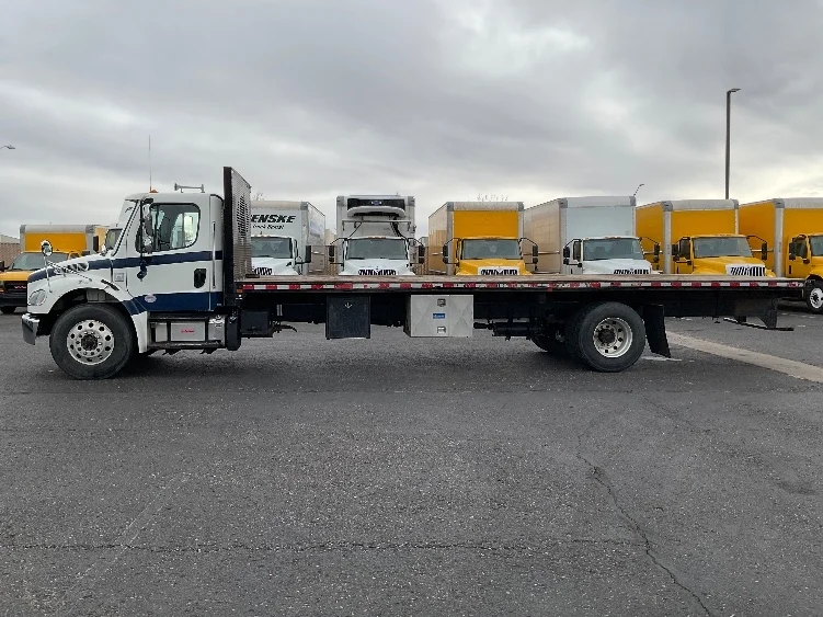 2020 Freightliner M2 106 in Denver, CO — photo 4