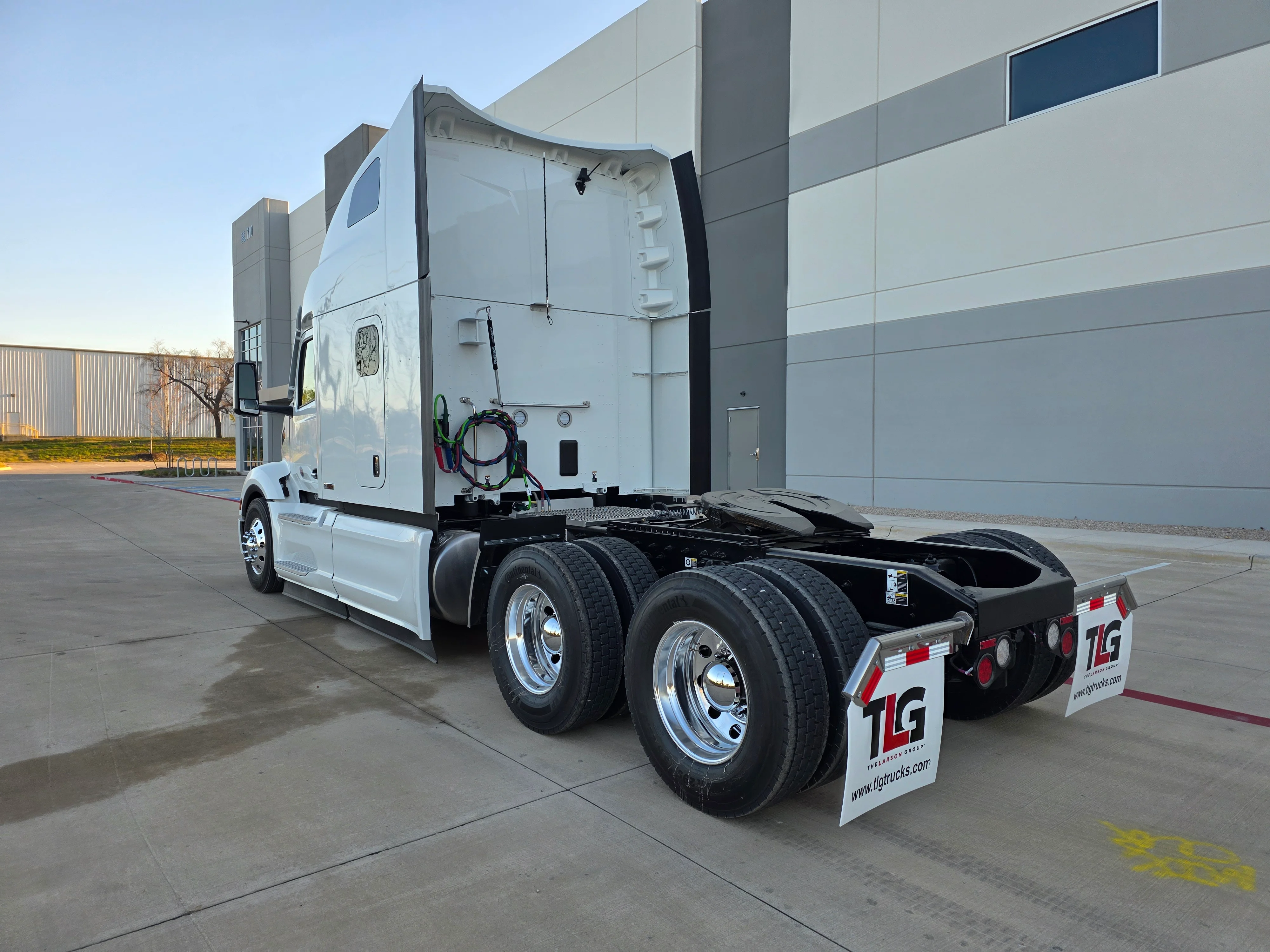 2027 Peterbilt 579 in Dayton, OH — photo 3