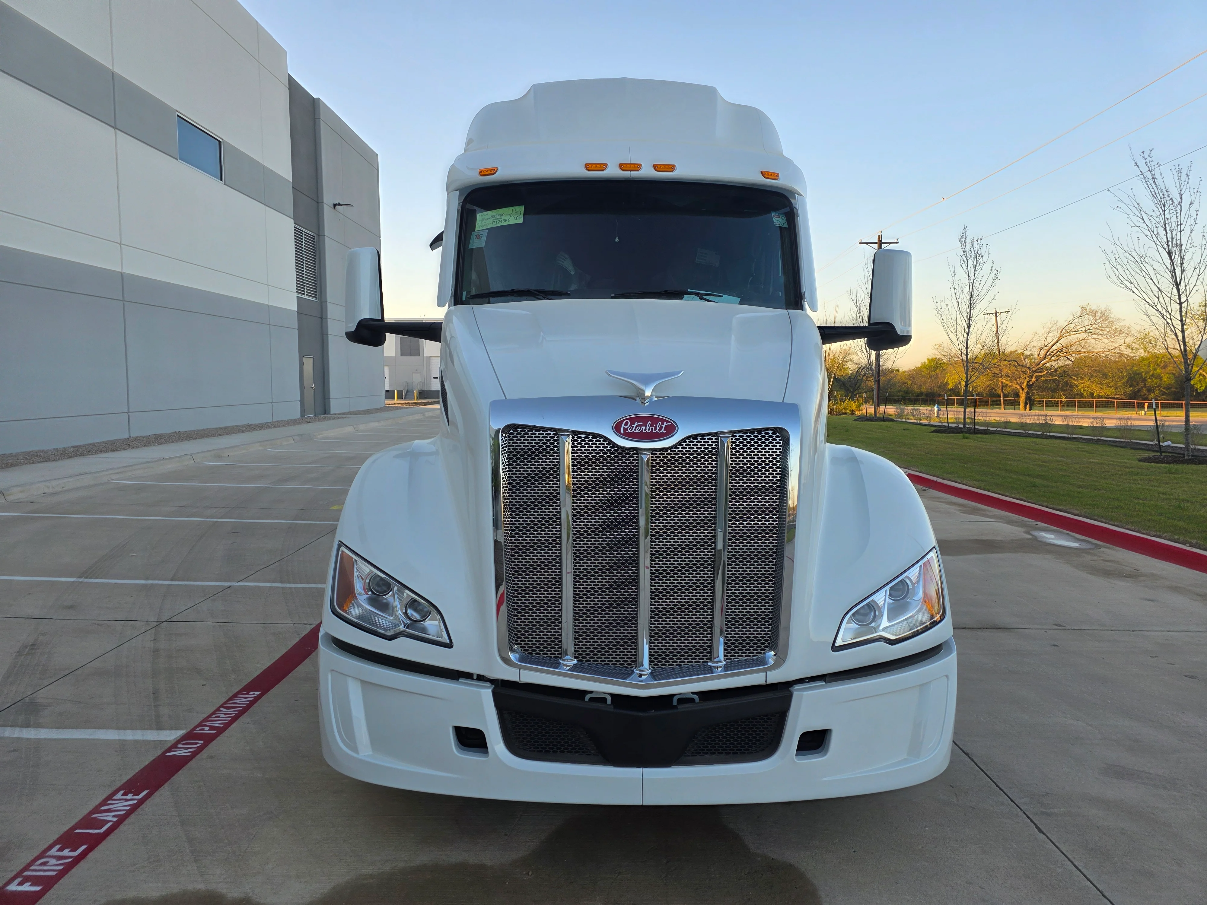 2027 Peterbilt 579 in Dayton, OH — photo 8
