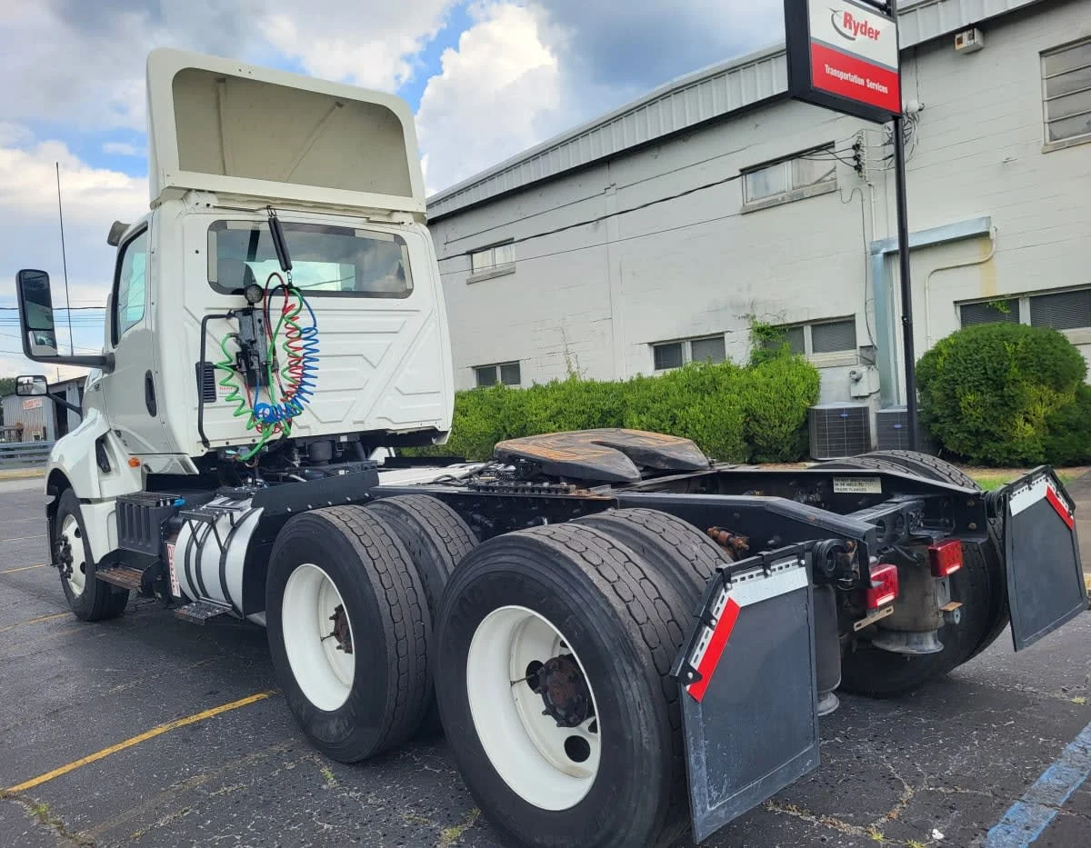 2020 International LT in Jacksonville, FL — photo 4