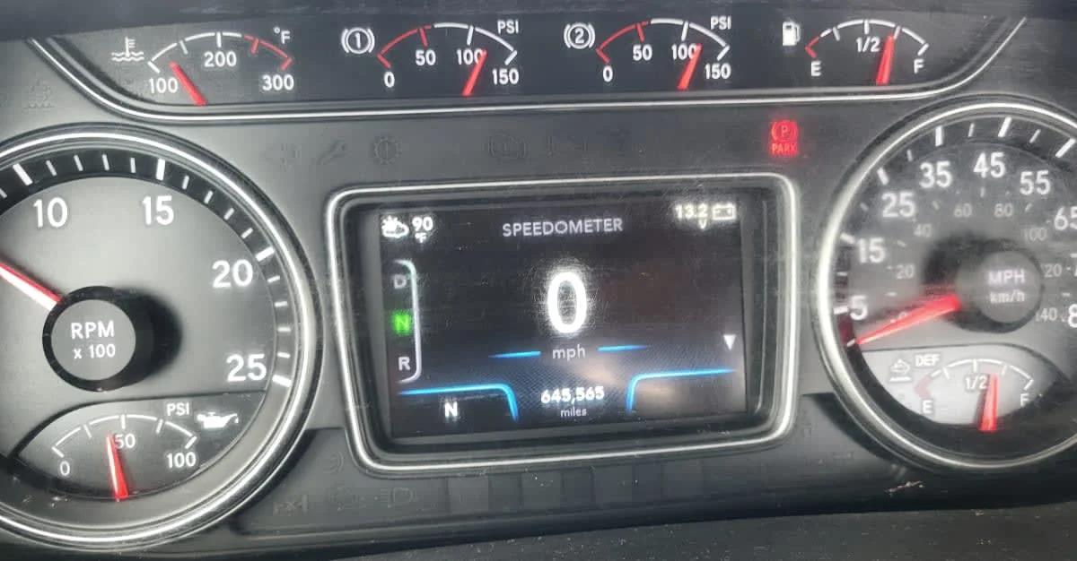 2020 International LT in Jacksonville, FL — photo 12