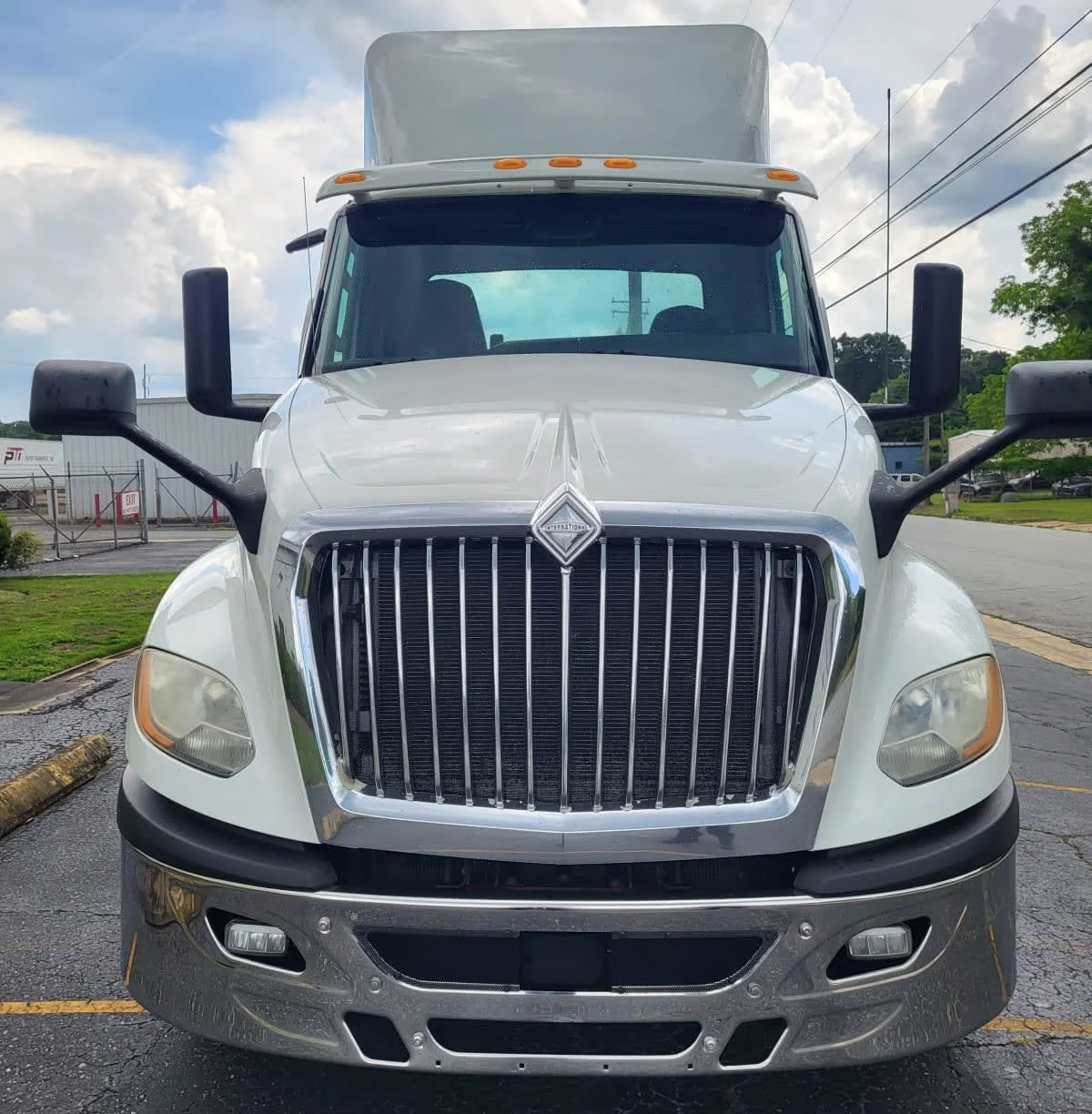 2020 International LT in Jacksonville, FL — photo 2