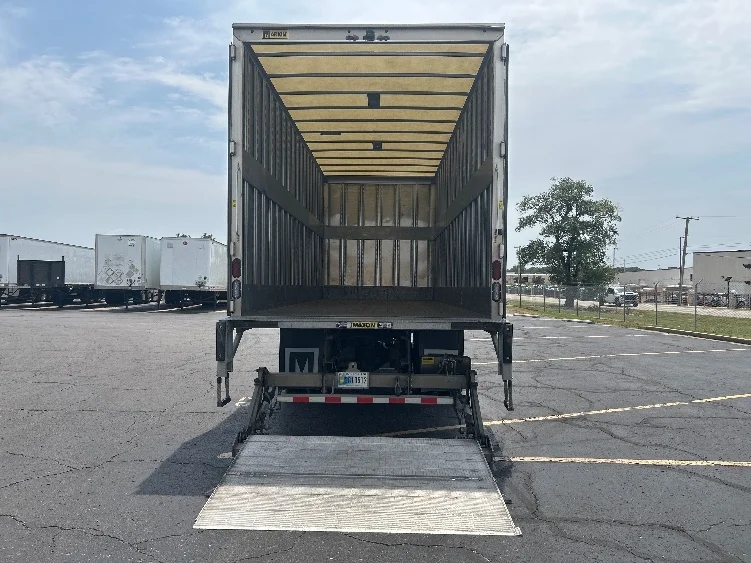 2022 Freightliner eM2 in Tulsa, OK — photo 9