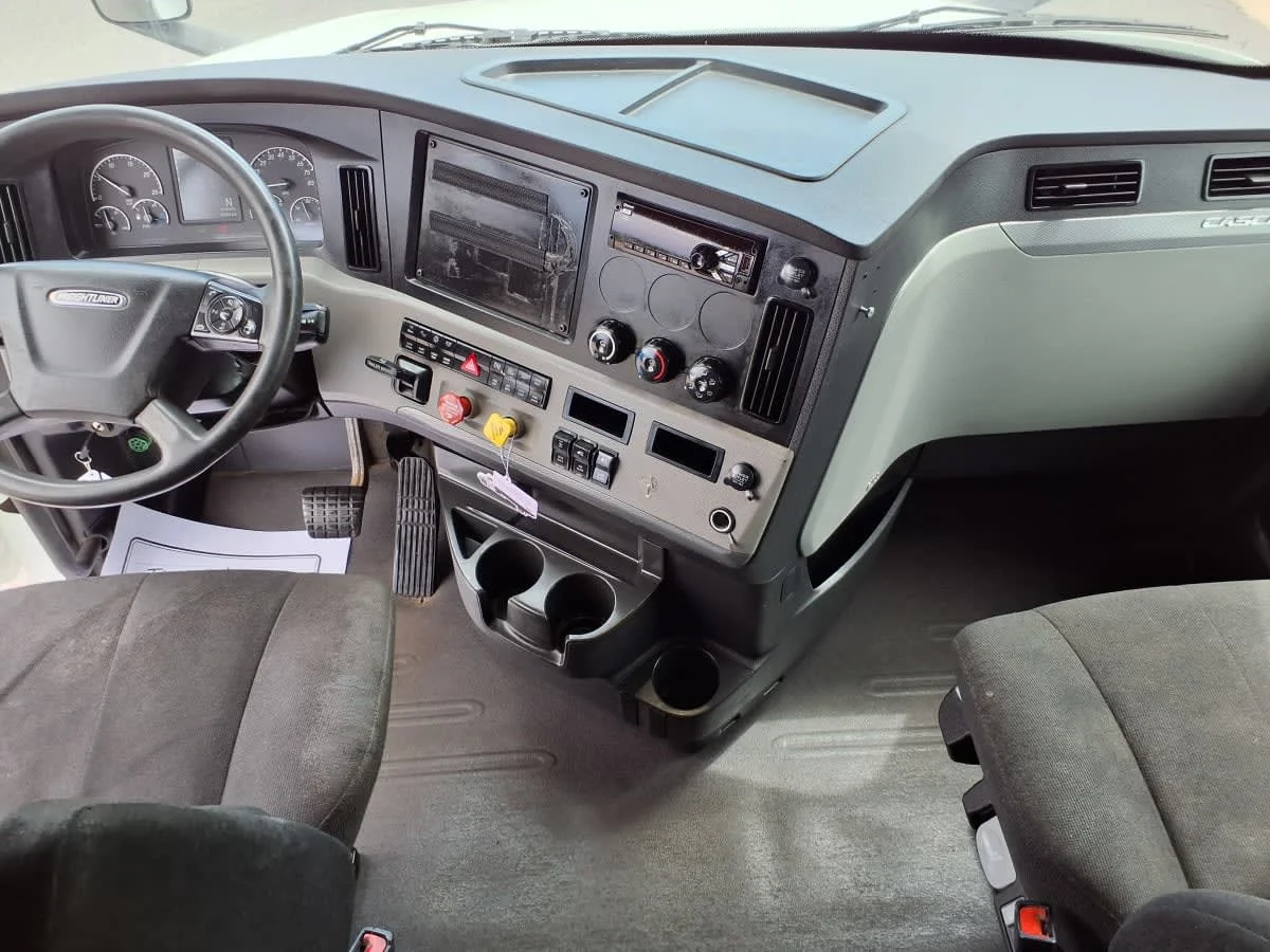 2020 Freightliner Cascadia in North Little Rock, AR — photo 11