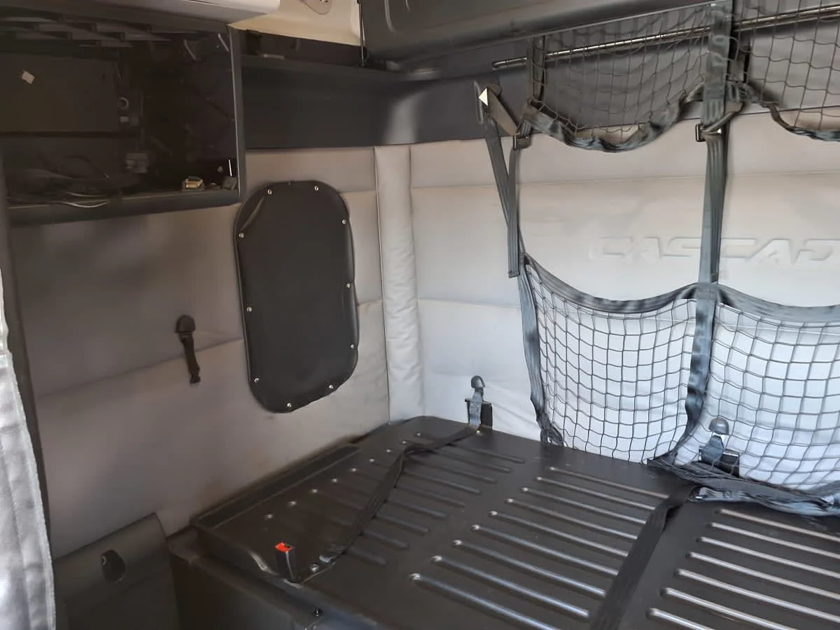 2020 Freightliner Cascadia in North Little Rock, AR — photo 8