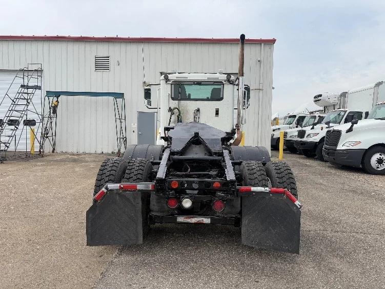 2021 International HX - image 6