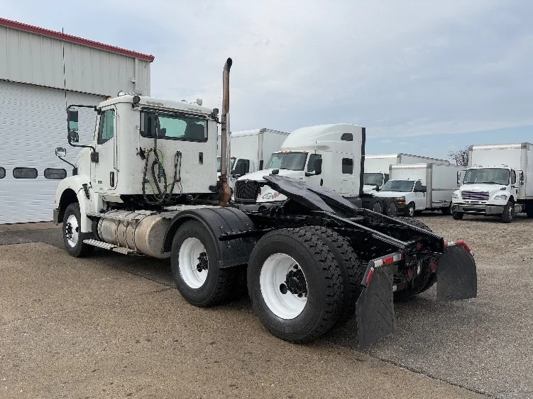 2021 International HX - image 5