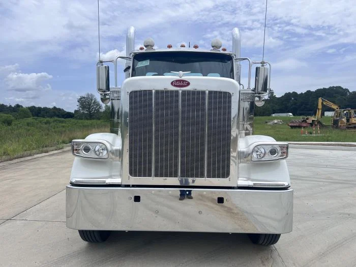 2026 Peterbilt 589 — photo 9