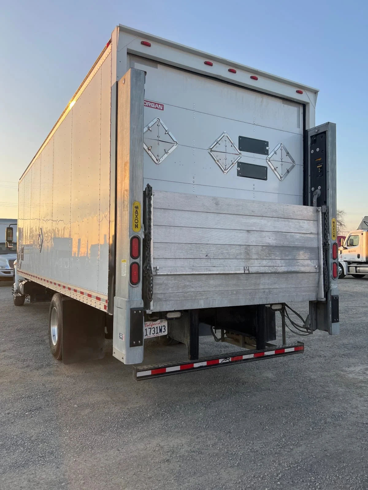 2019 International 4300 - image 6