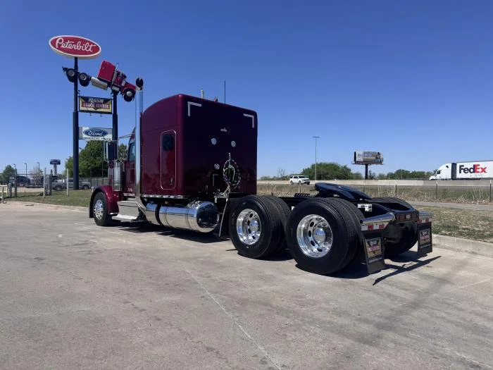 2027 Peterbilt 589 in Oklahoma City, OK — photo 4