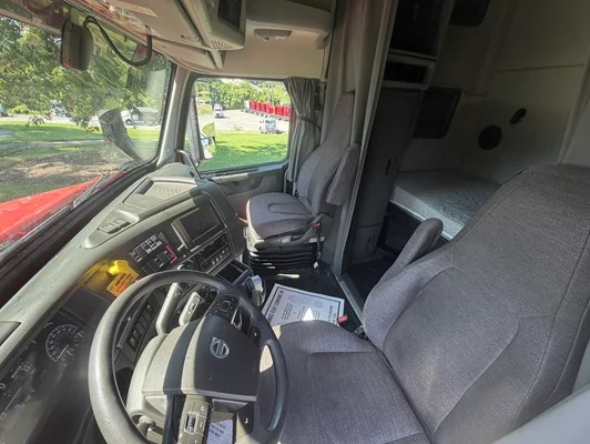2022 Volvo VNL 760 in Nashville, TN — photo 24
