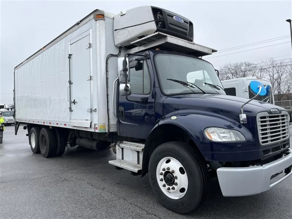 2018 Freightliner M2 106 - image 3