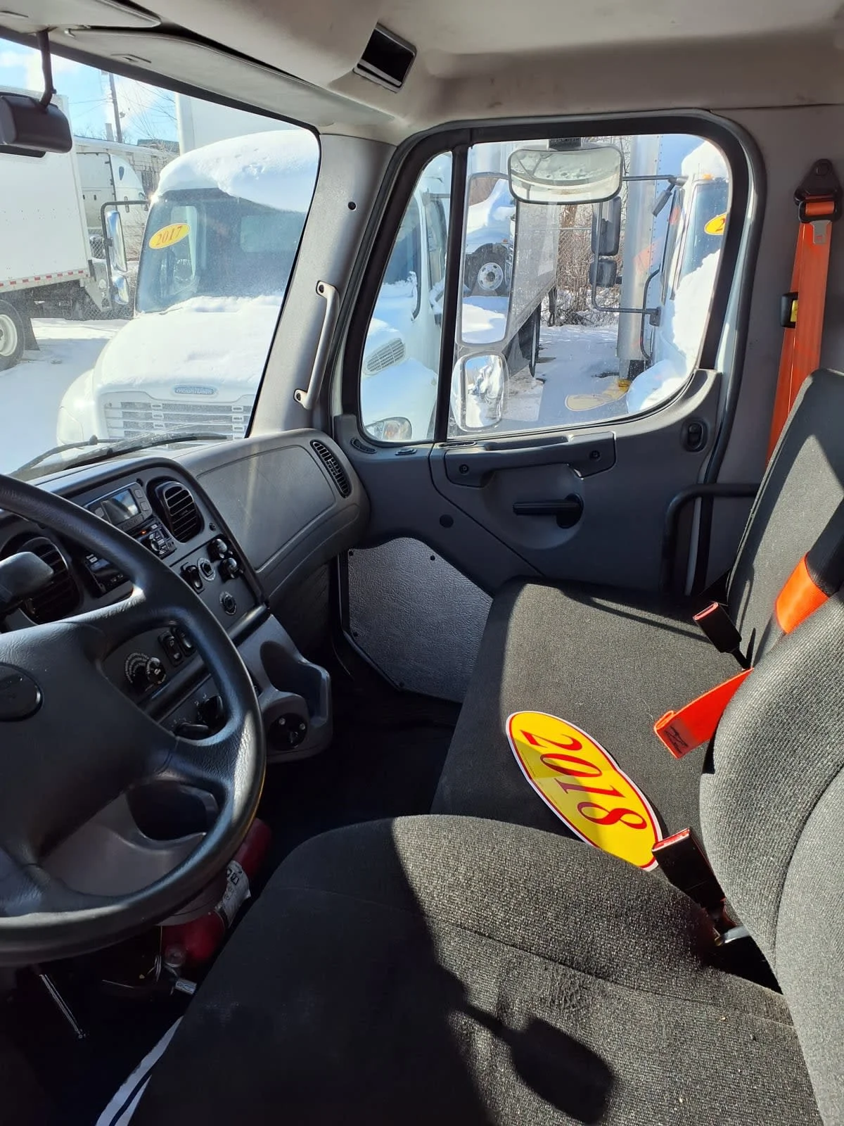 2018 Freightliner M2 106 in Cleveland, OH — photo 7