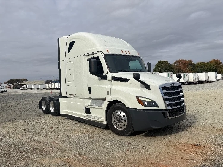 2021 Freightliner Cascadia in Greensboro, NC