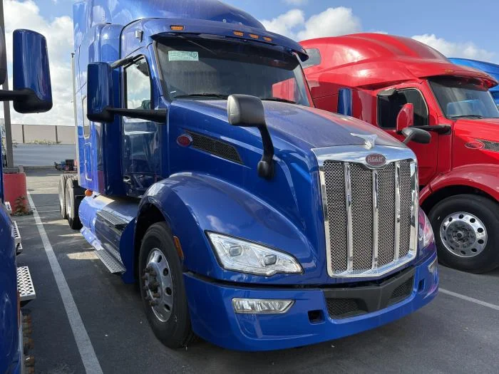 2024 Peterbilt 579 in Los Angeles, CA — photo 4