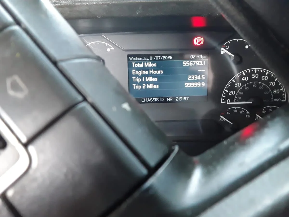 2019 Volvo in Kansas City, MO — photo 7