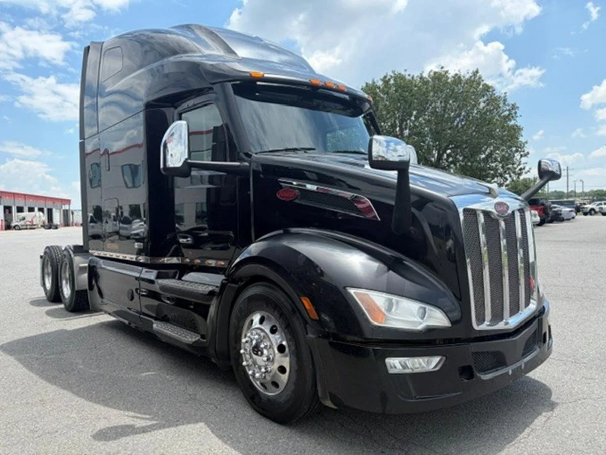 2023 Peterbilt 579