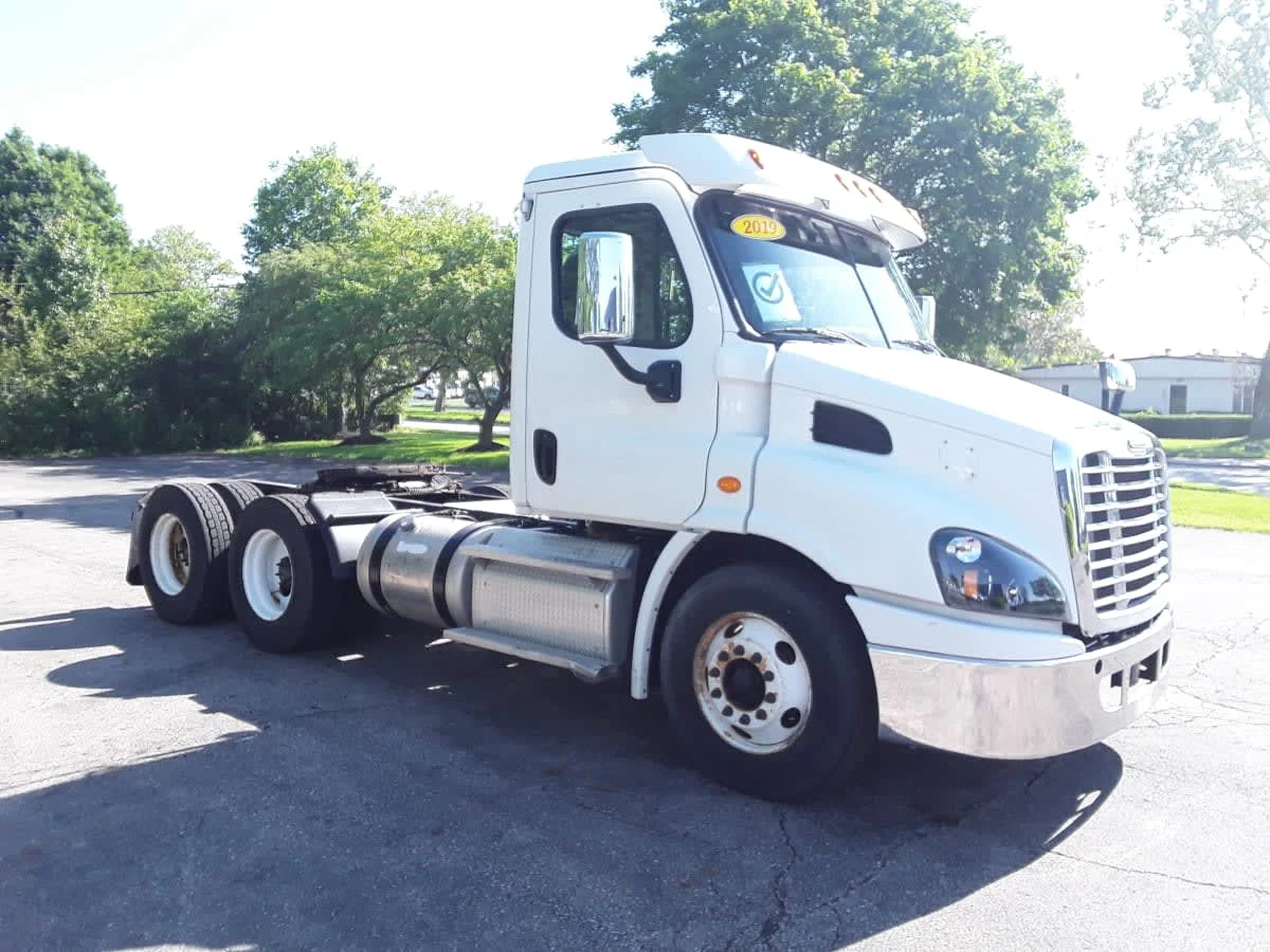 2019 Freightliner Cascadia in Hilliard, OH — photo 3