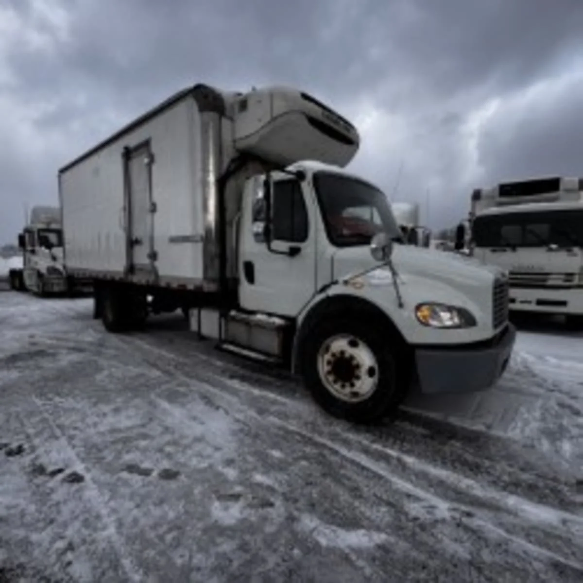 2019 Freightliner M2 106 - image 3