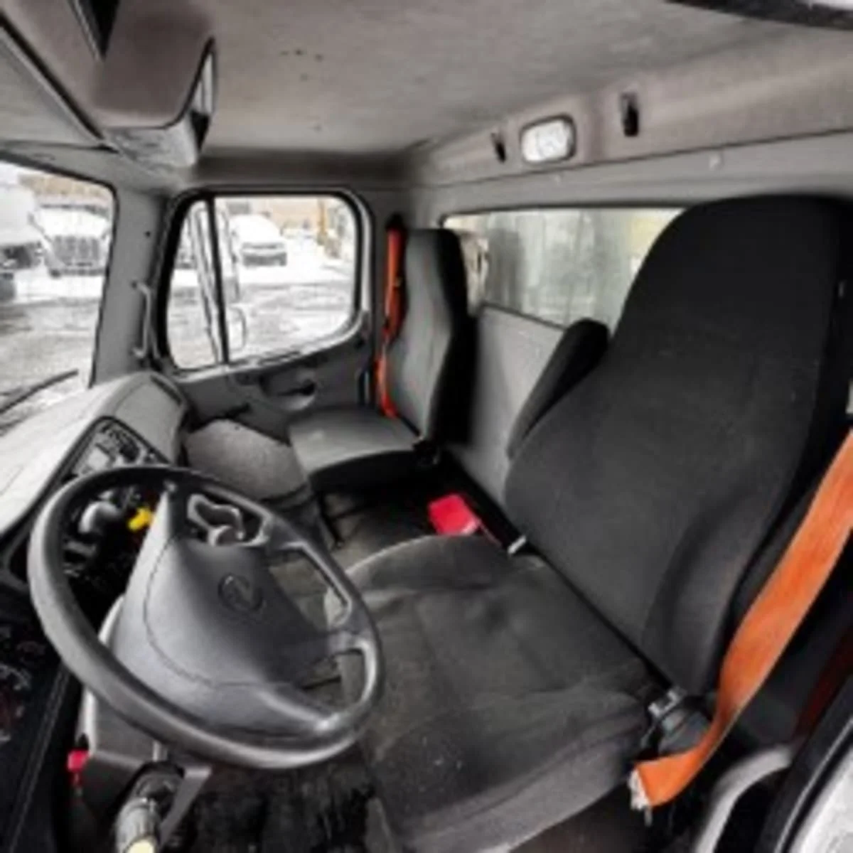 2019 Freightliner M2 106 in Syracuse, NY — photo 8