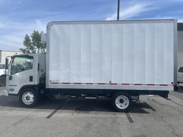 2025 Isuzu NRR - image 3