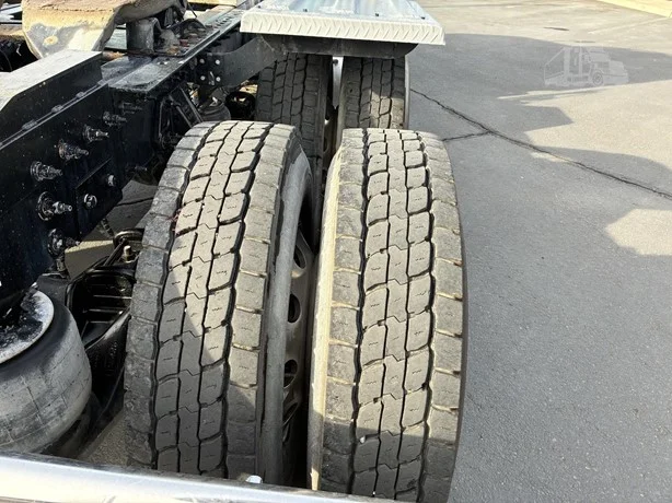 2023 Peterbilt 567 - image 10