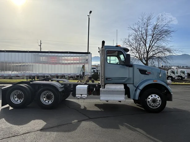 2023 Peterbilt 567 - image 5