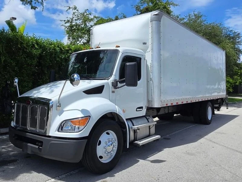 2023 Peterbilt 536 in Doral, FL — photo 2