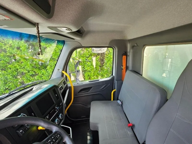 2023 Peterbilt 536 in Doral, FL — photo 14