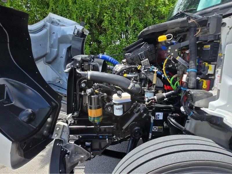 2023 Peterbilt 536 in Doral, FL — photo 5