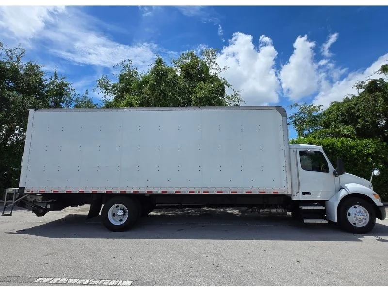 2023 Peterbilt 536 in Doral, FL — photo 10