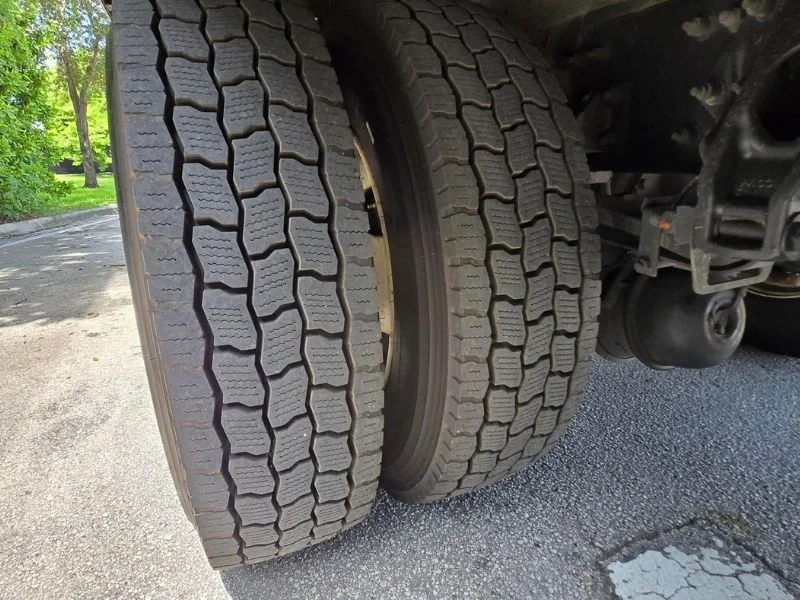 2023 Peterbilt 536 in Doral, FL — photo 6