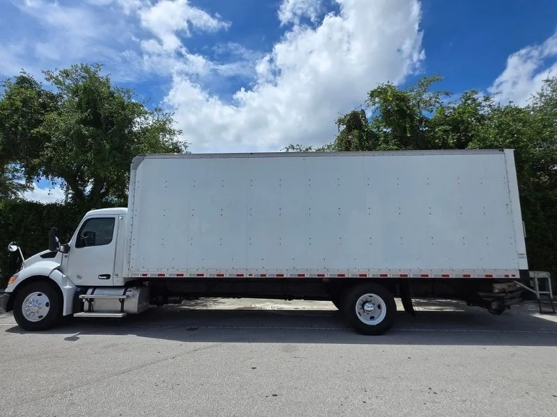 2023 Peterbilt 536 in Doral, FL — photo 9
