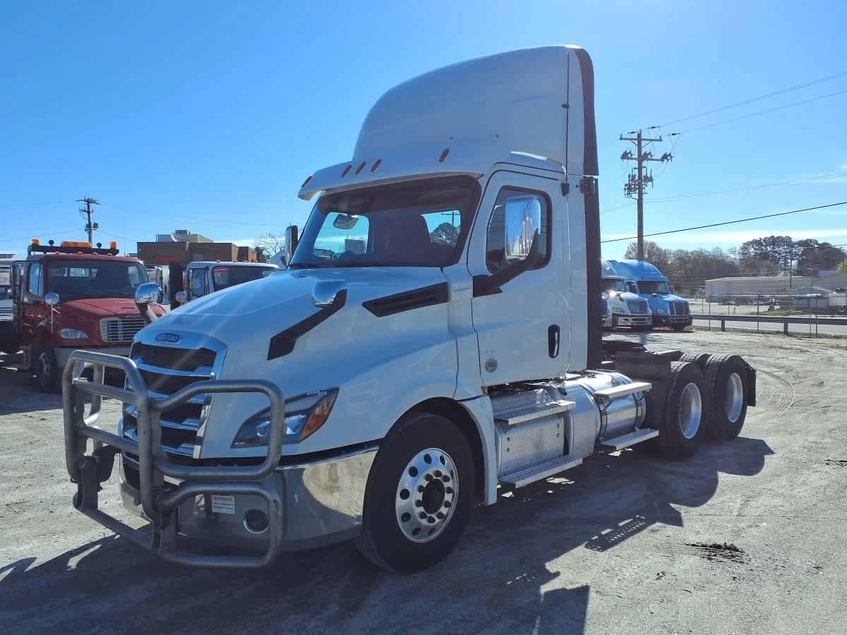 2020 Freightliner Cascadia in Greenville, SC