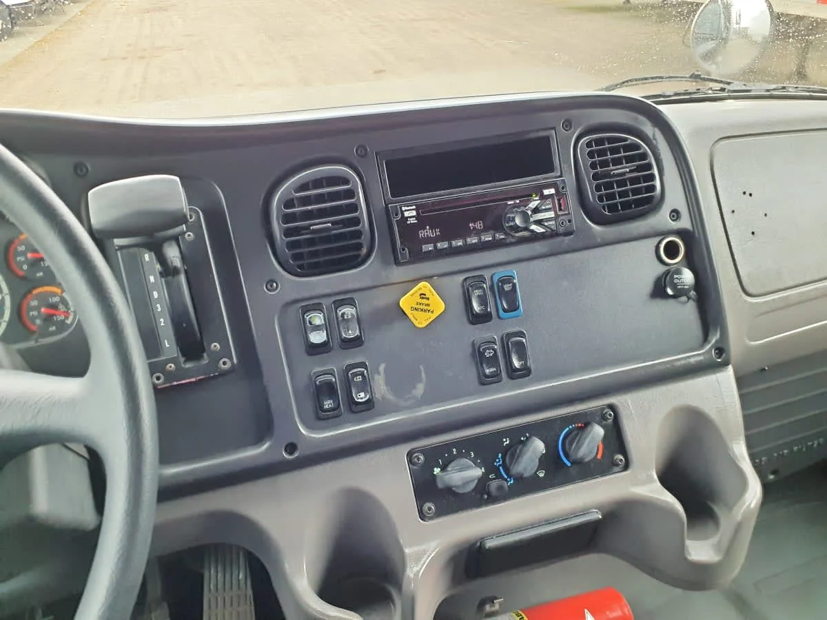 2018 Freightliner M2 106 in Springfield, MA — photo 8