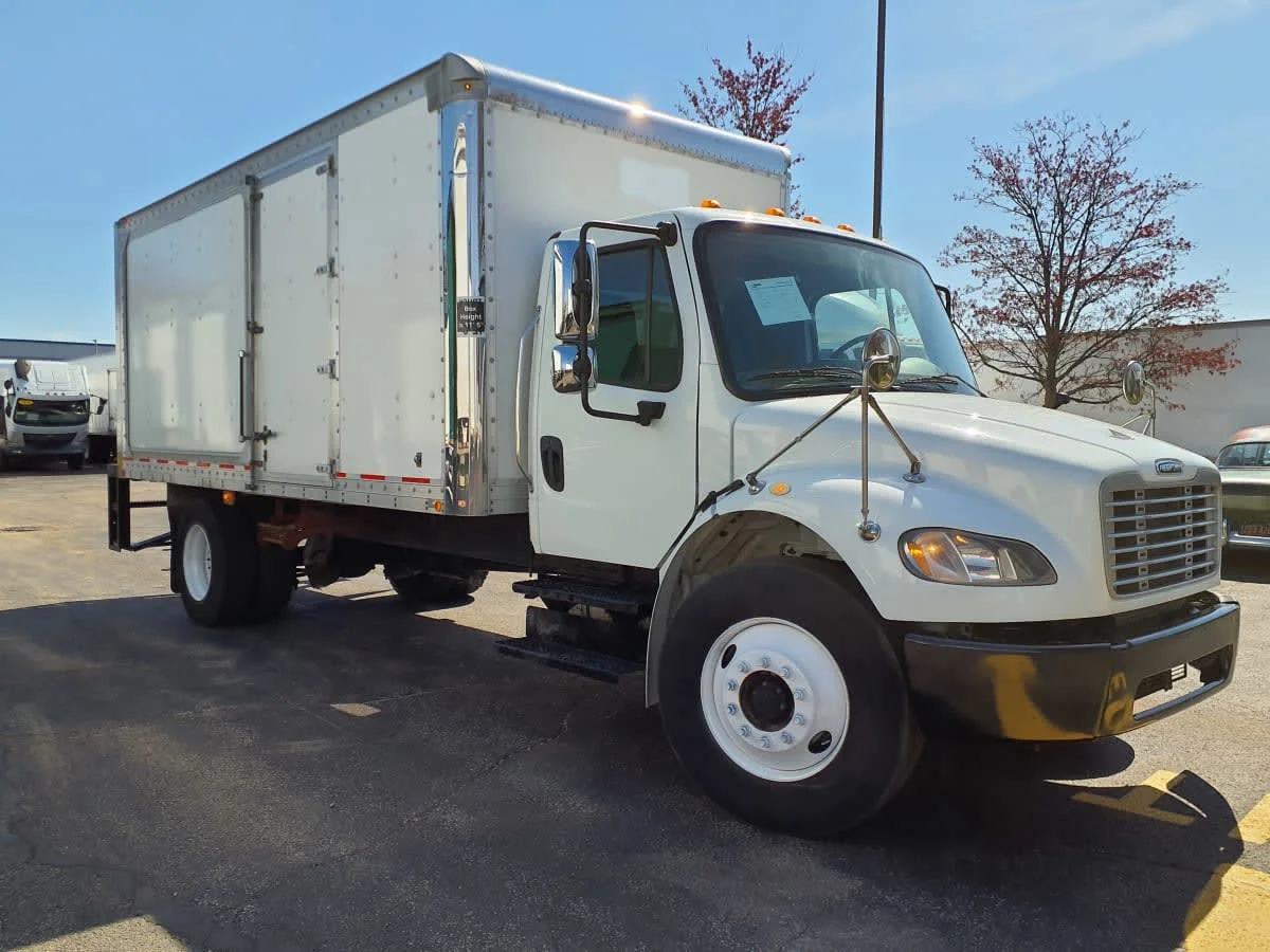 2019 Freightliner M2 106 - image 3