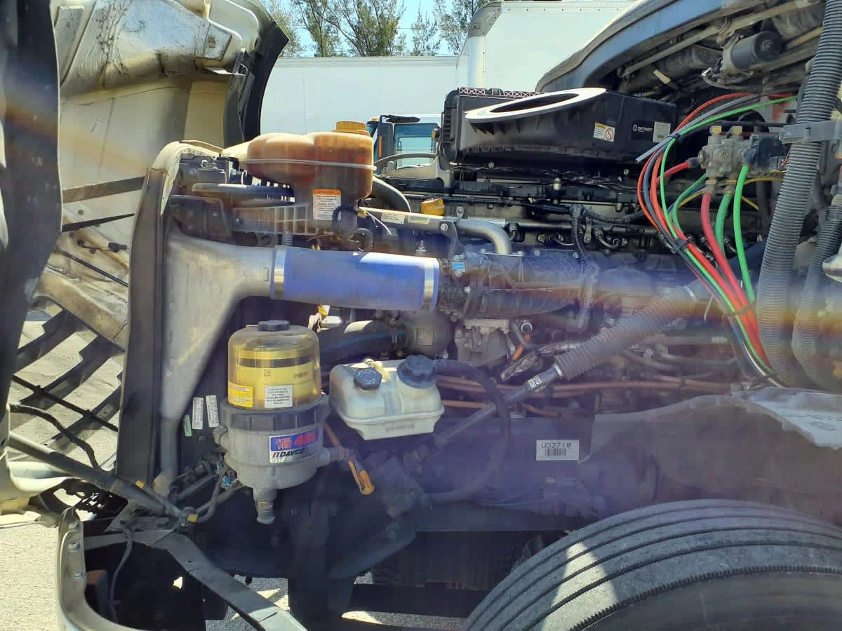 2023 Freightliner Cascadia - image 9