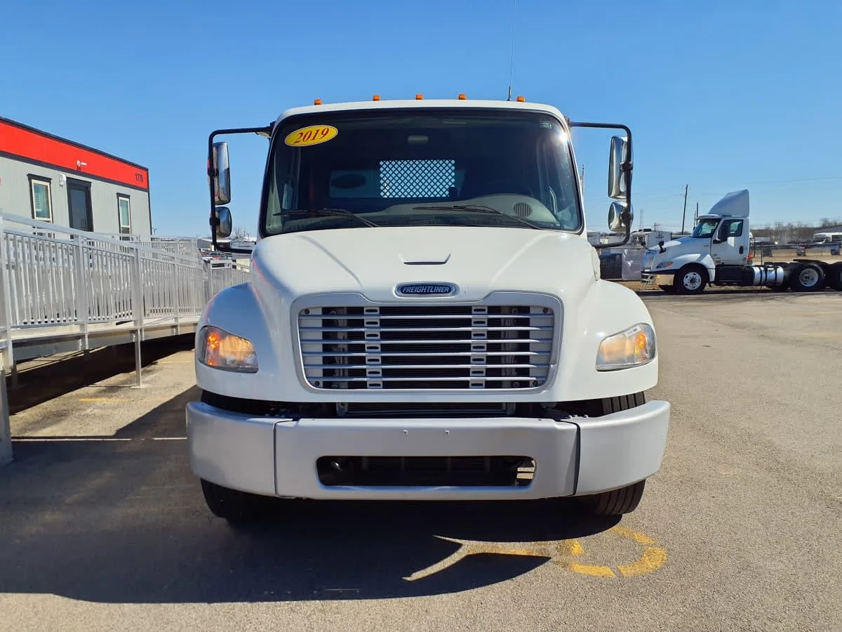 2019 Freightliner M2 106 in Clarksville, IN — photo 2