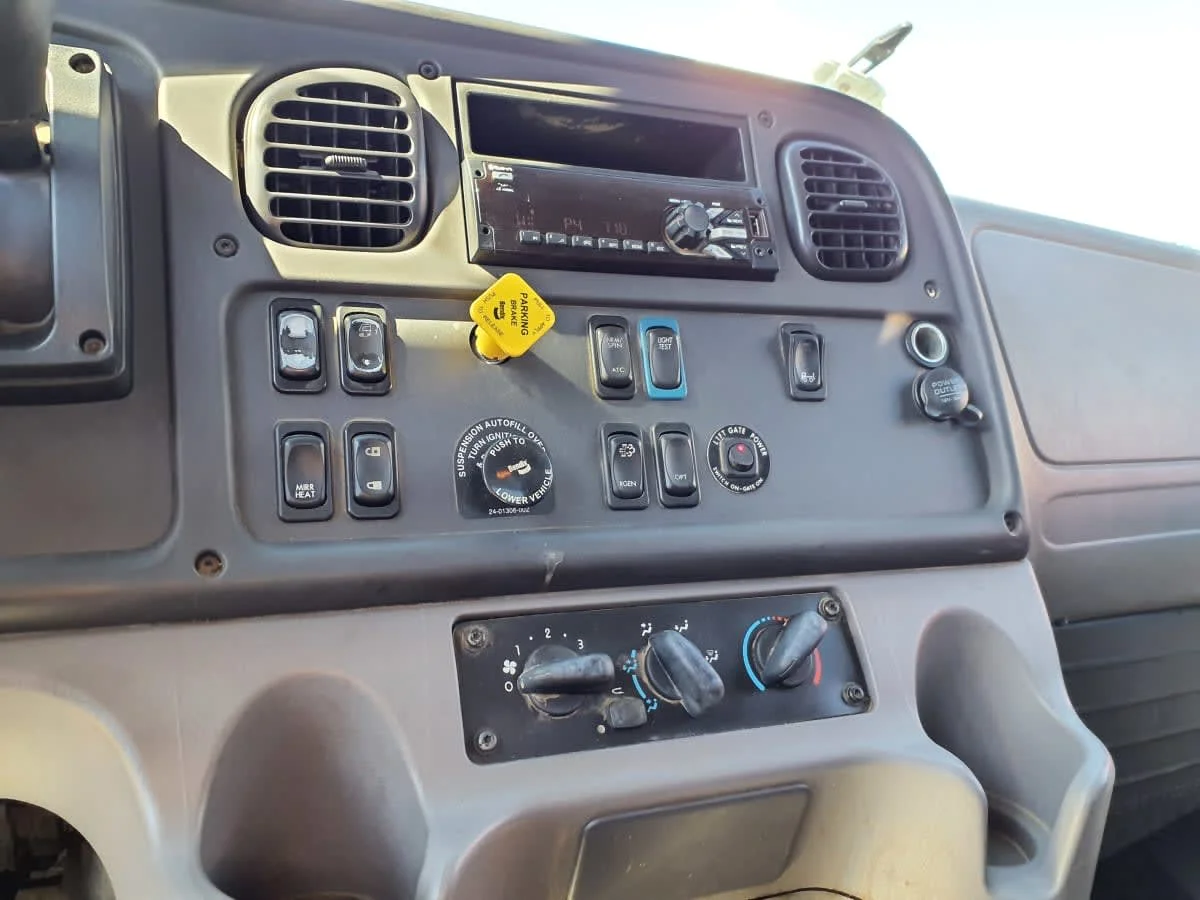 2019 Freightliner M2 106 in Clarksville, IN — photo 11