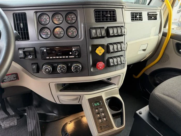 2026 Peterbilt 567 - image 12