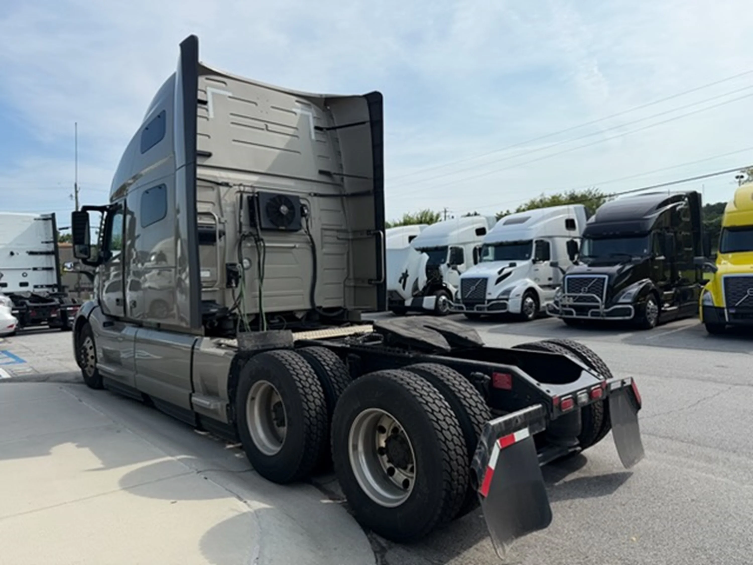 2023 Volvo VNL 760 — photo 5