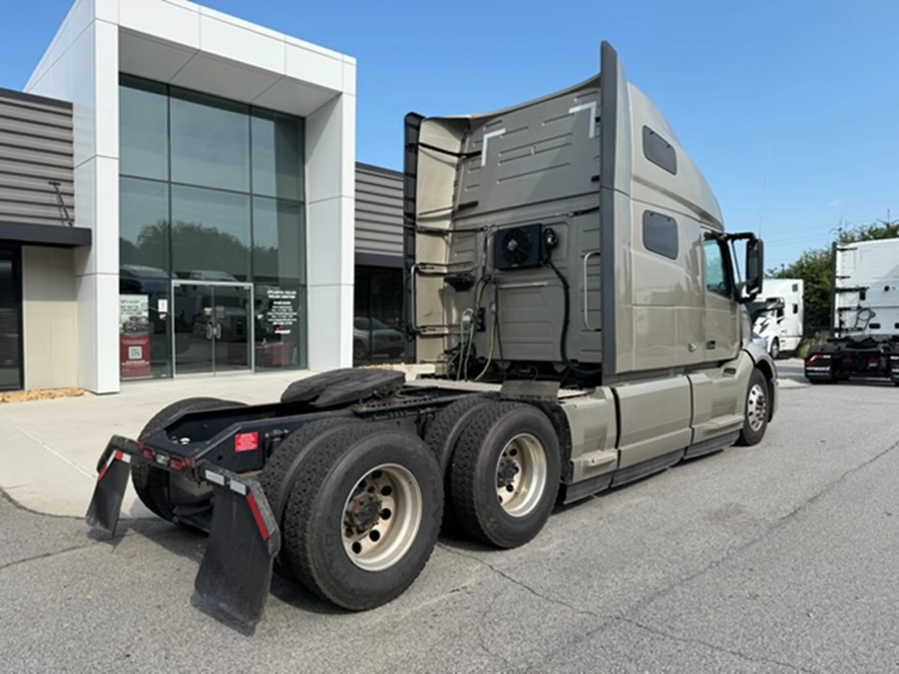 2023 Volvo VNL 760 — photo 3