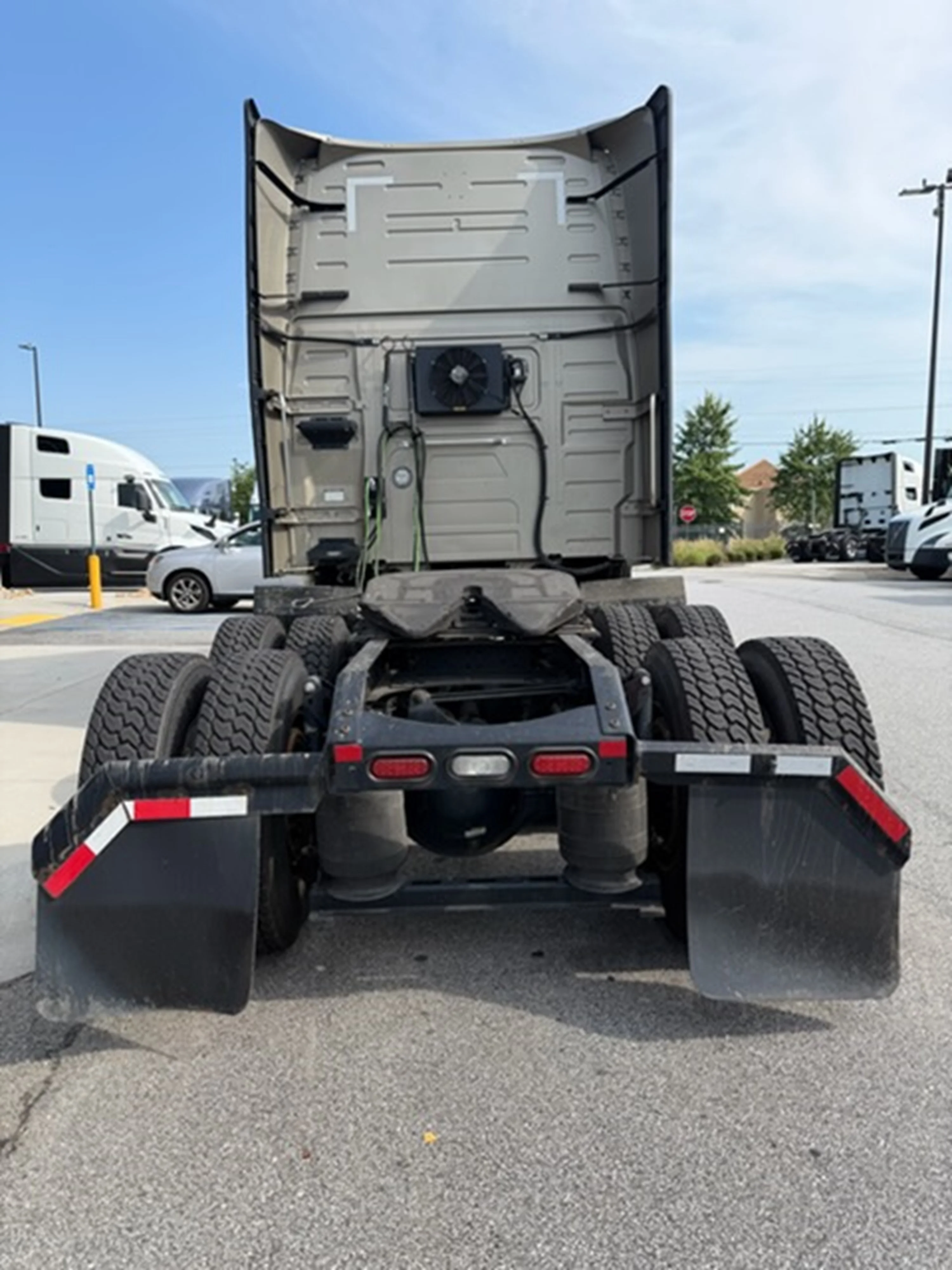 2023 Volvo VNL 760 — photo 4